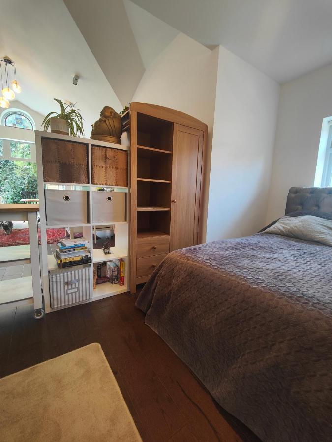 Peaceful Getaway In Forested Park Bornemouth Extérieur photo